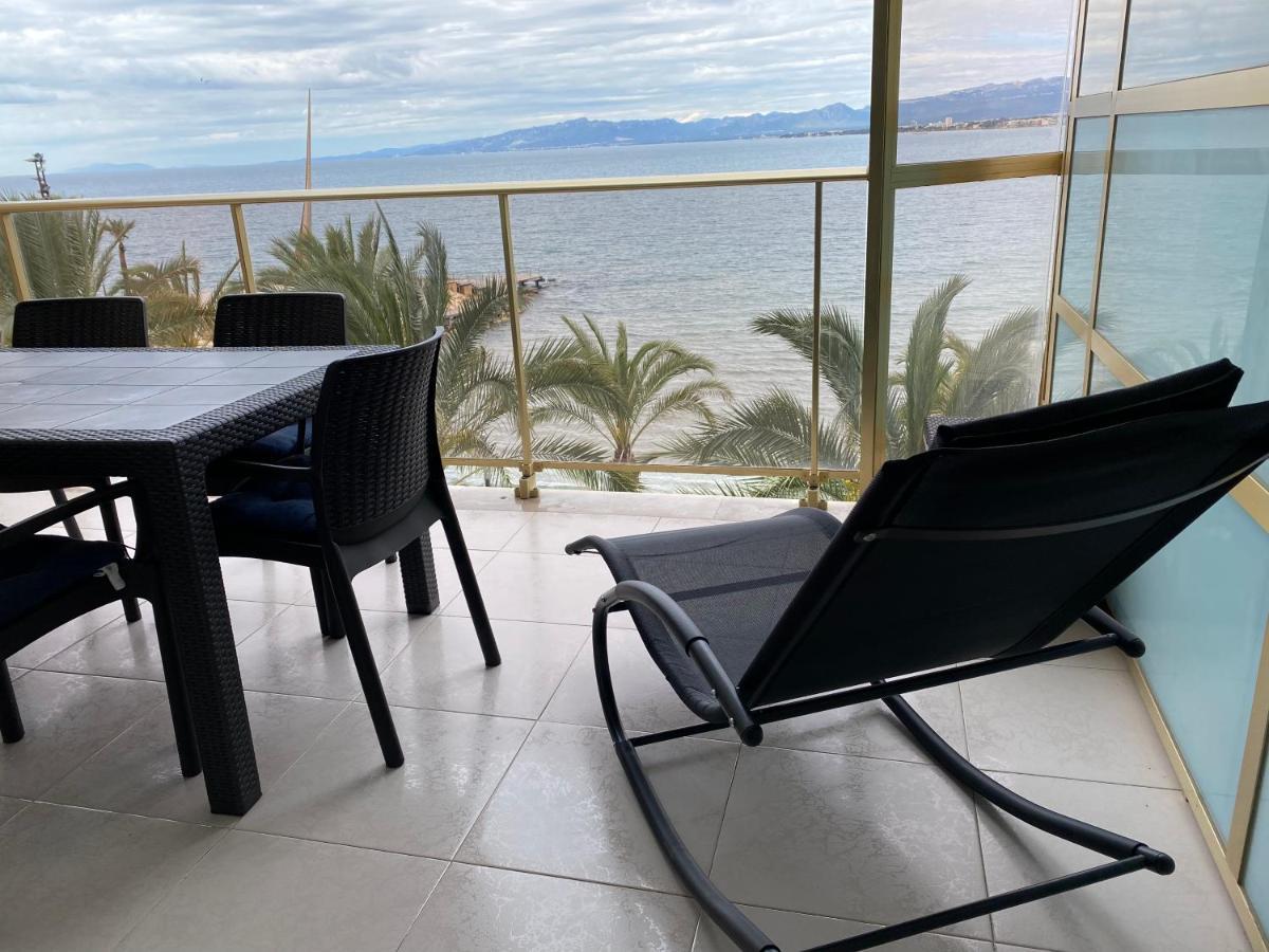 Apartamento Vista Mar Салоу Екстериор снимка