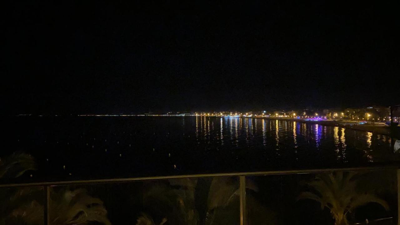 Apartamento Vista Mar Салоу Екстериор снимка